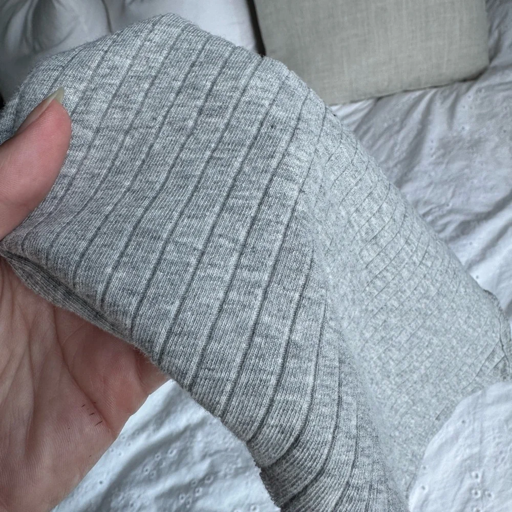 Gray Ribbed Sleeveless Top - Picture 5 of 5